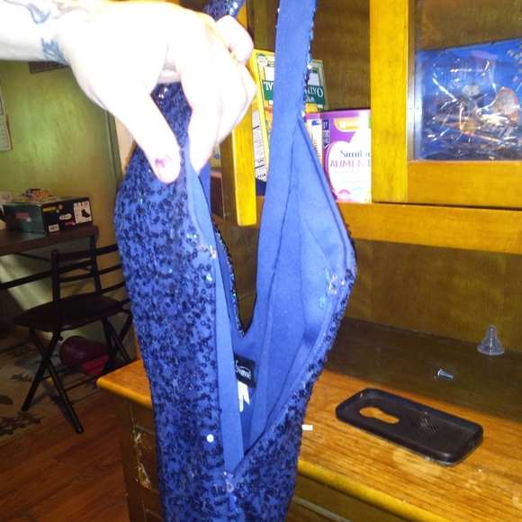 Dress - Picture 6 of 6